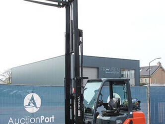 2019-toyota-06-8fg30f-1437876-46318811