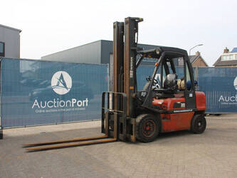 2002-nissan-ugd02a30pq-1437878-46318853