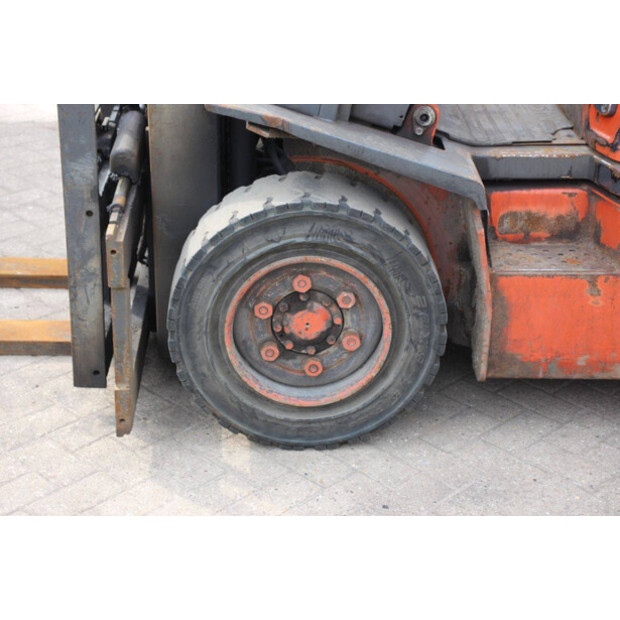 2002 NISSAN UGD02A30PQ-46318858