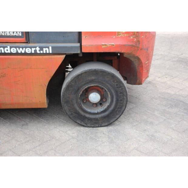 2002 NISSAN UGD02A30PQ-46318859