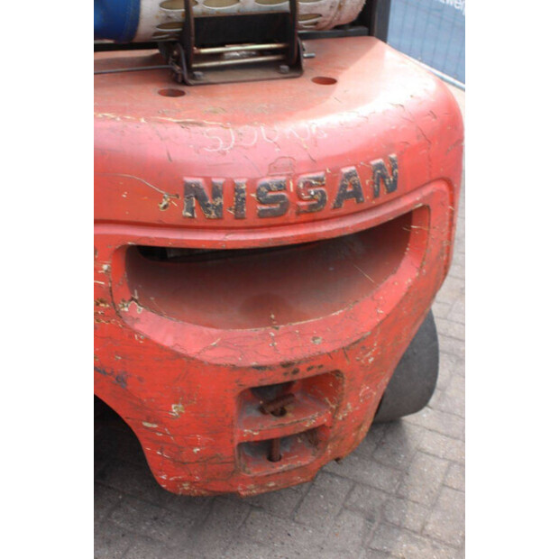 2002 NISSAN UGD02A30PQ-46318860