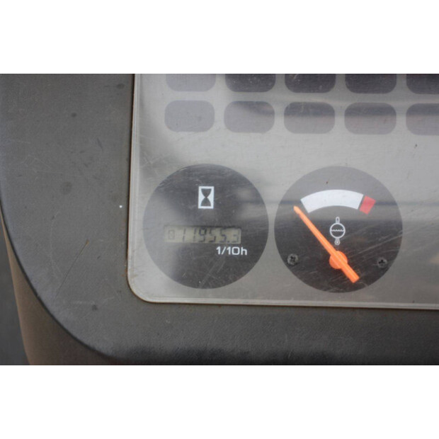 2002 NISSAN UGD02A30PQ-46318871