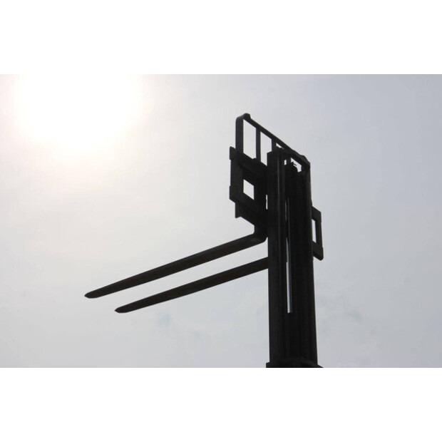 2002 NISSAN UGD02A30PQ-46318875