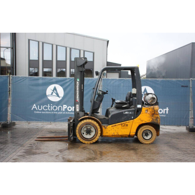 2015 Jungheinrich FG40-46318908