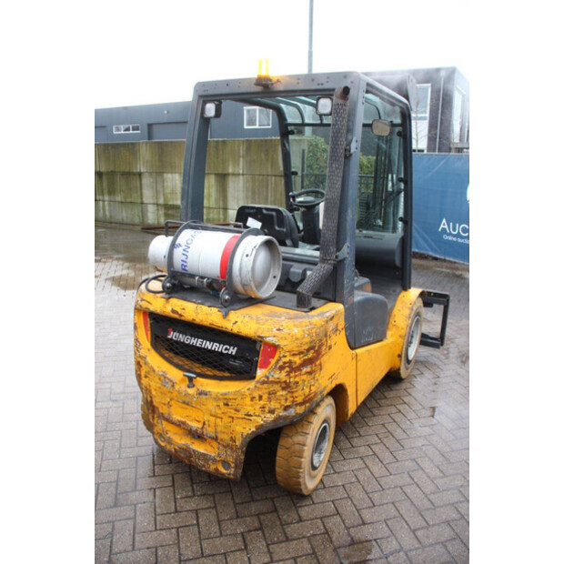 2015 Jungheinrich FG40-46318911