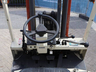 1995-nissan-kcugh02f350-1437889-46319258