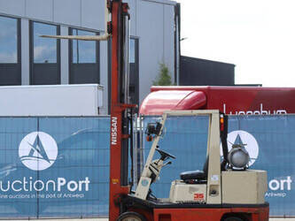 1995-nissan-kcugh02f350-1437889-46319274