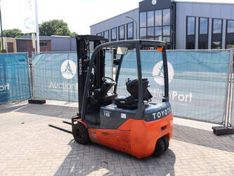 2013-toyota-8fbet18-1437914-46320016