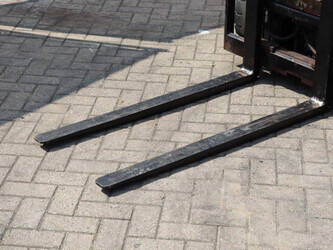 2013-toyota-8fbet18-1437914-46320022