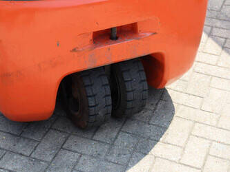 2013-toyota-8fbet18-1437914-46320028