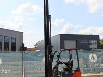 2013-toyota-8fbet18-1437914-46320039