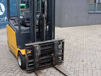 2011-jungheinrich-efg216k-1437935-46320569