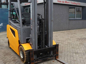 2016-jungheinrich-efg-425s-1437938-46320688