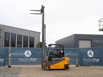 2016-jungheinrich-efg-425s-1437938-46320717