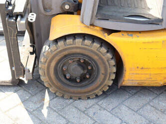 2016-jungheinrich-efg215-1437939-46320734