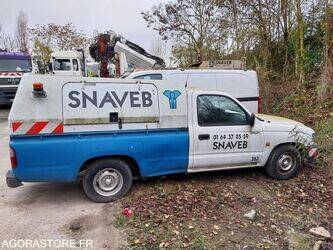 2004-toyota-hilux-1437992-46334521