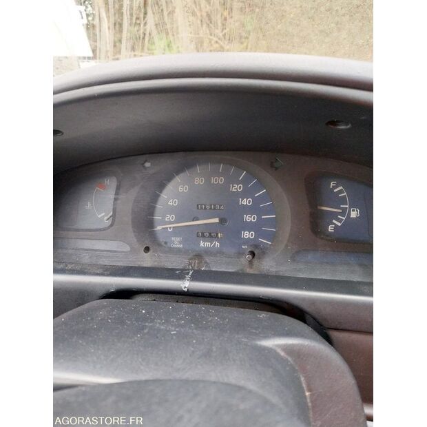 2004 تويوتا Hilux-46334528