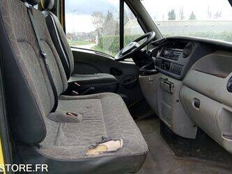 2009-renault-mascott-1437997-46334637