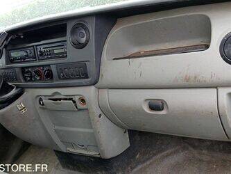 2009-renault-mascott-1437997-46334638