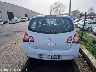 2013-renault-twingo-1438019-46335213
