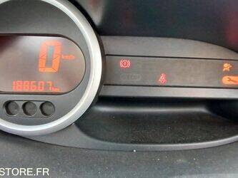 2013-renault-twingo-1438019-46335224