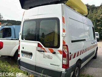 2013-renault-master-1438022-46335297