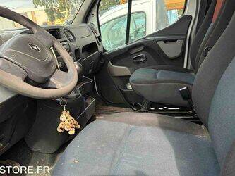 2013-renault-master-1438022-46335301