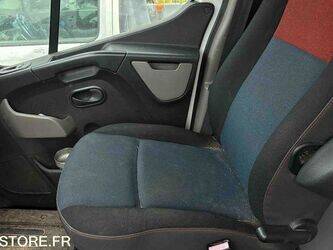 2013-renault-master-1438022-46335304