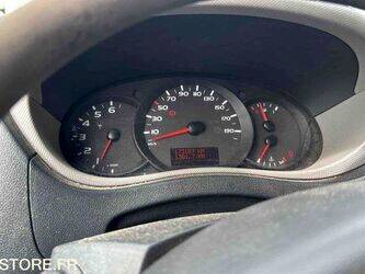 2013-renault-master-1438022-46335310