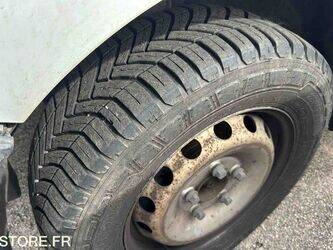 2013-renault-master-1438022-46335312