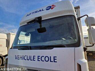 2012-renault-premium-1438027-46335464