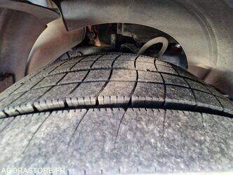 2012-renault-premium-1438027-46335476