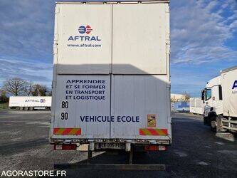 2012-renault-premium-1438027-46335489