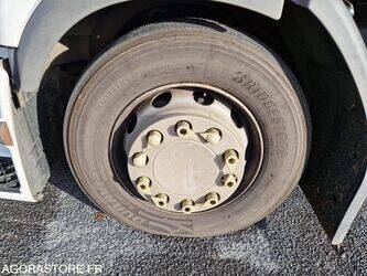 2012-renault-premium-1438027-46335504