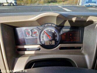 2012-renault-premium-1438027-46335517