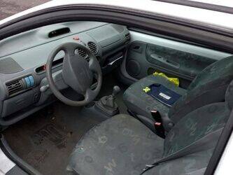 2006-renault-twingo-1438029-46335556