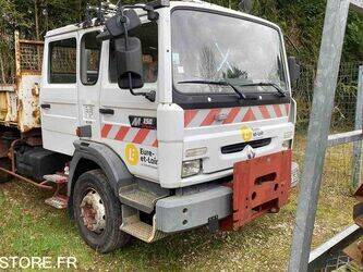 صورة ل شاحنات 1999 رينو M150