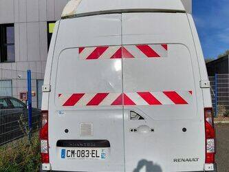 2012-renault-master-1438037-46335795