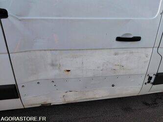 2012-renault-master-1438037-46335797