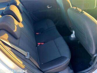 2010-renault-clio-1438038-46335824