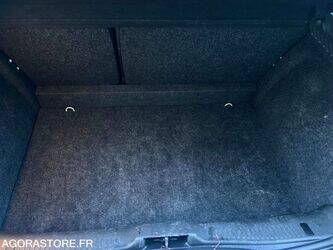 2010-renault-clio-1438038-46335826