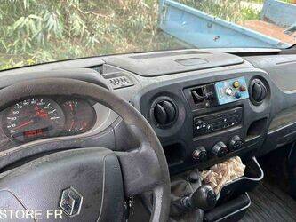 2013-renault-master-1438041-46335892