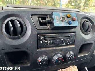 2013-renault-master-1438041-46335904