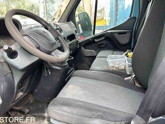 2013-renault-master-1438041-46335910