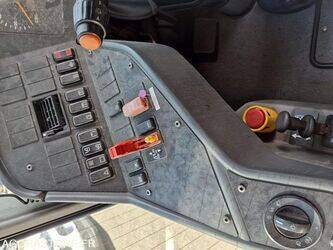 2011-mercedes-benz-intouro-1438051-46336156