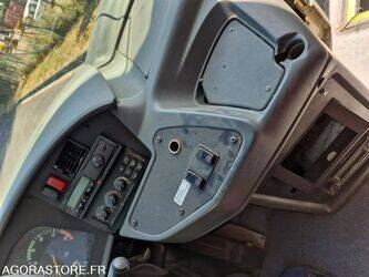 2011-mercedes-benz-intouro-1438051-46336157