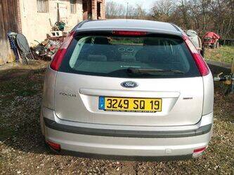 2006-ford-focus-1438055-46336265