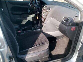 2006-ford-focus-1438055-46336273