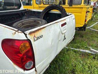 2007-mitsubishi-l200-1438056-46336299