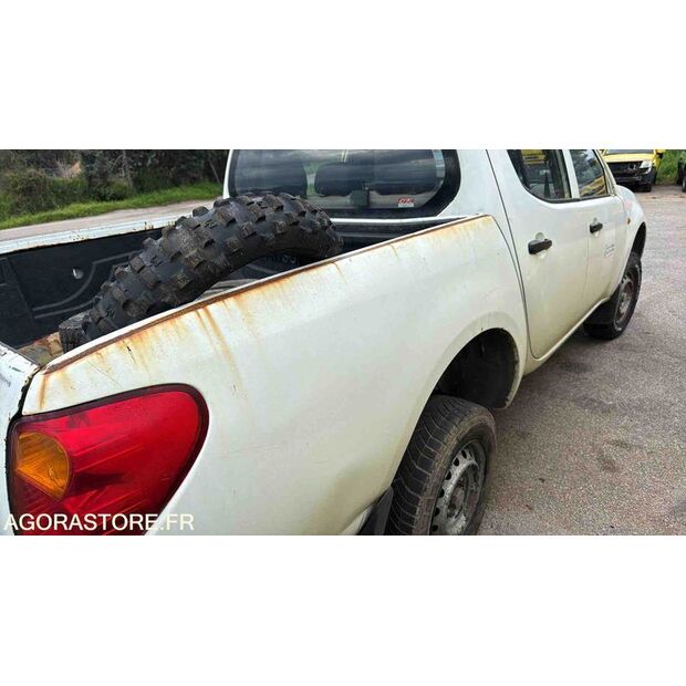 2007 ميتسوبيشي L200-46336300